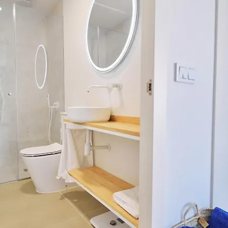 Slow Apartment *